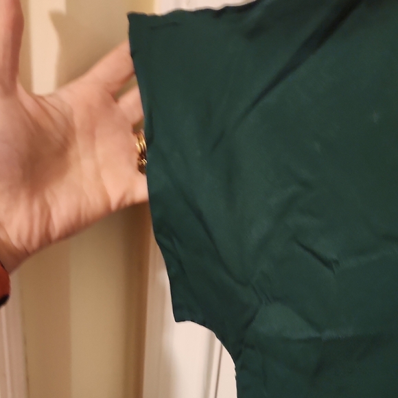 BloomChic Emerald Green V-Neck Blouse - Picture 3 of 4